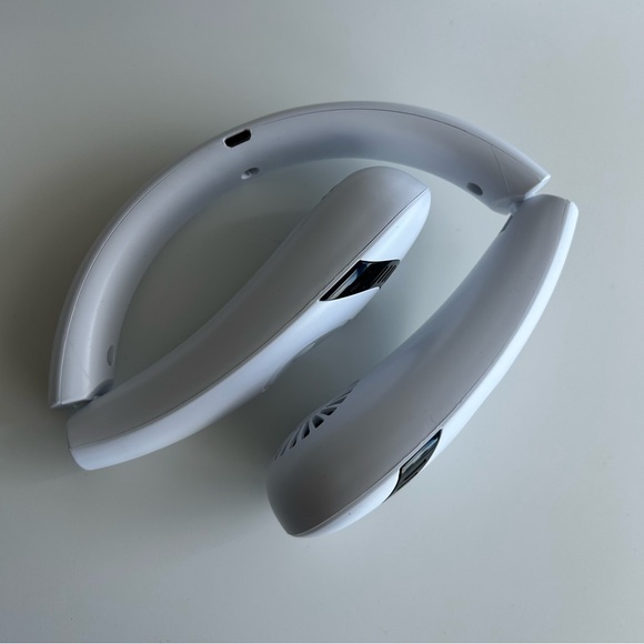 Portable Wearable Neck Fan - Rechargable - Picture 4 of 9